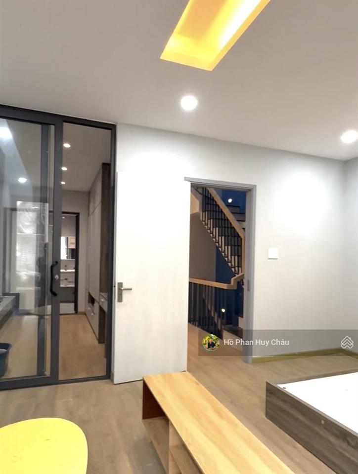 Viên kim cương lâu lâu xuất hiện 1 lần ạ