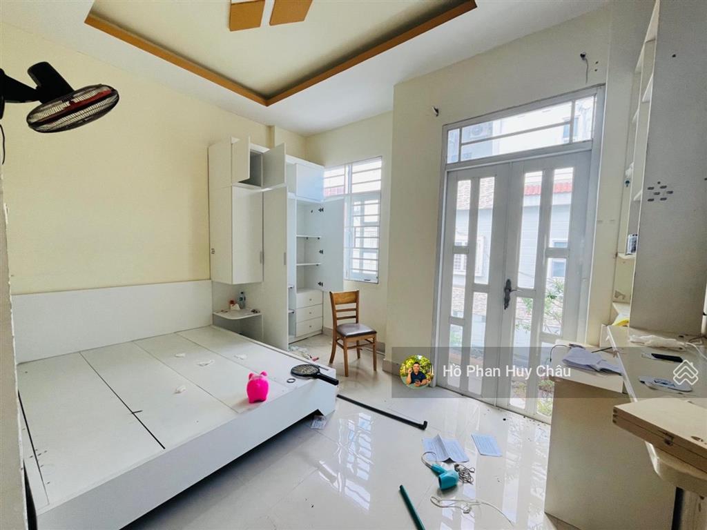 Giá tốt 5 tỷ 9  4x16 3 tầng hẻm oto