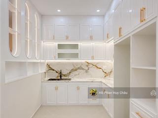 Hàng nóng giá rẻ quận 7 chỉ nhình 6 tỷ