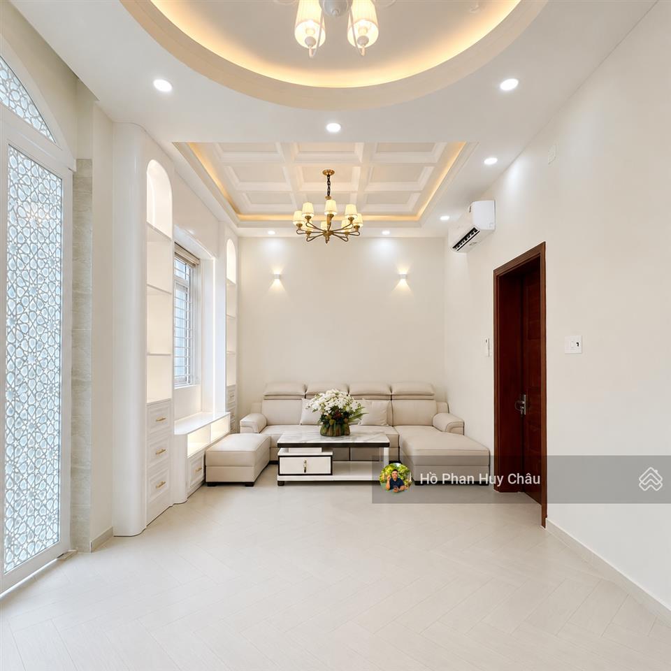 Hàng nóng giá rẻ quận 7 chỉ nhình 6 tỷ