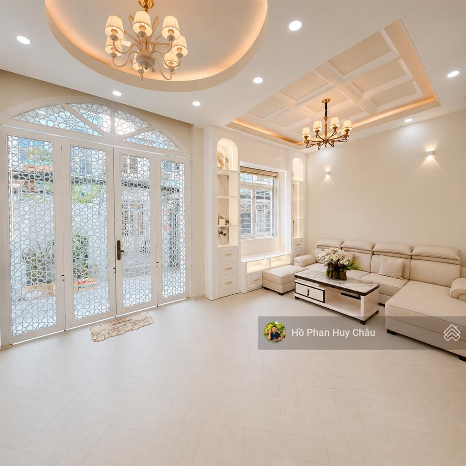 Hàng nóng giá rẻ quận 7 chỉ nhình 6 tỷ