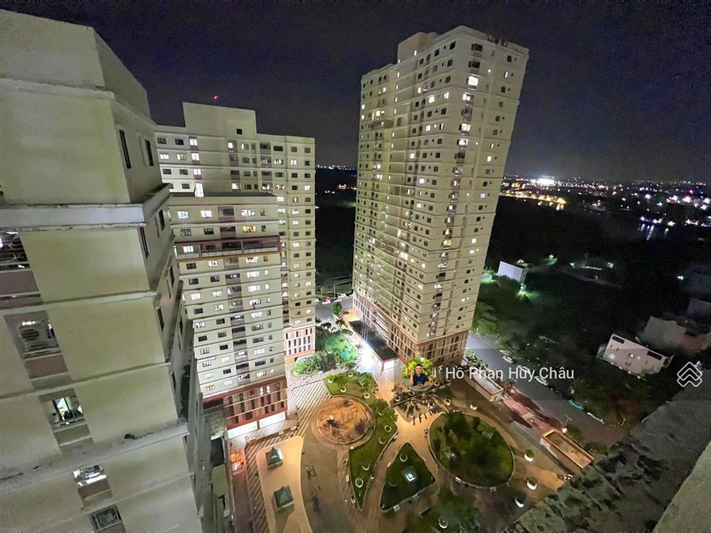 3 tỷ 2 sổ hồng riêng. 68m2. lâu lâu mới có 1 căn