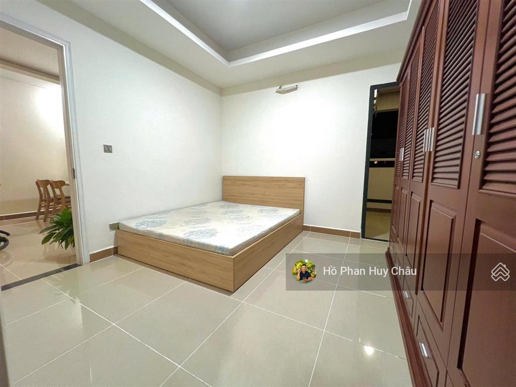 3 tỷ 2 sổ hồng riêng. 68m2. lâu lâu mới có 1 căn