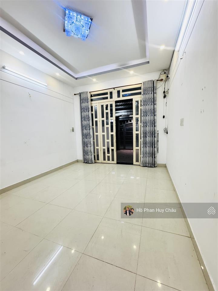 Vip  hot  rẻ  4mx17m  oto ngủ nhà  6 tỷ 280. kdc sg mới