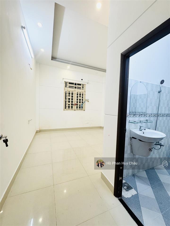 Vip  hot  rẻ  4mx17m  oto ngủ nhà  6 tỷ 280. kdc sg mới