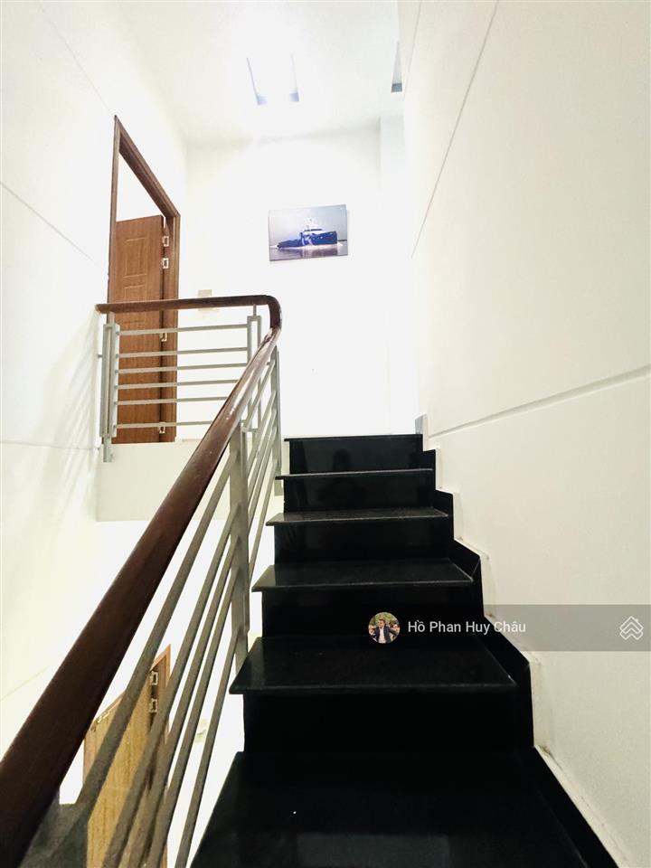 Vip  hot  rẻ  4mx17m  oto ngủ nhà  6 tỷ 280. kdc sg mới
