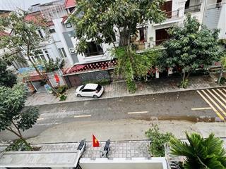 Biệt thự văn quán 235m2  3 mặt thoáng  sân rộng nhiều cây xanh  ở sướng đúng nghĩa