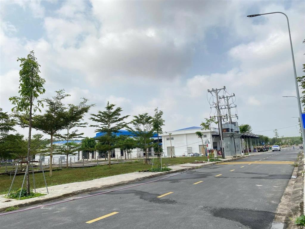 Bán đất nền trung tâm hành chính bàu bàng, 2tỷ 100m, f0 sổ hồng đầy đủ, đất đô thị full thổ cư