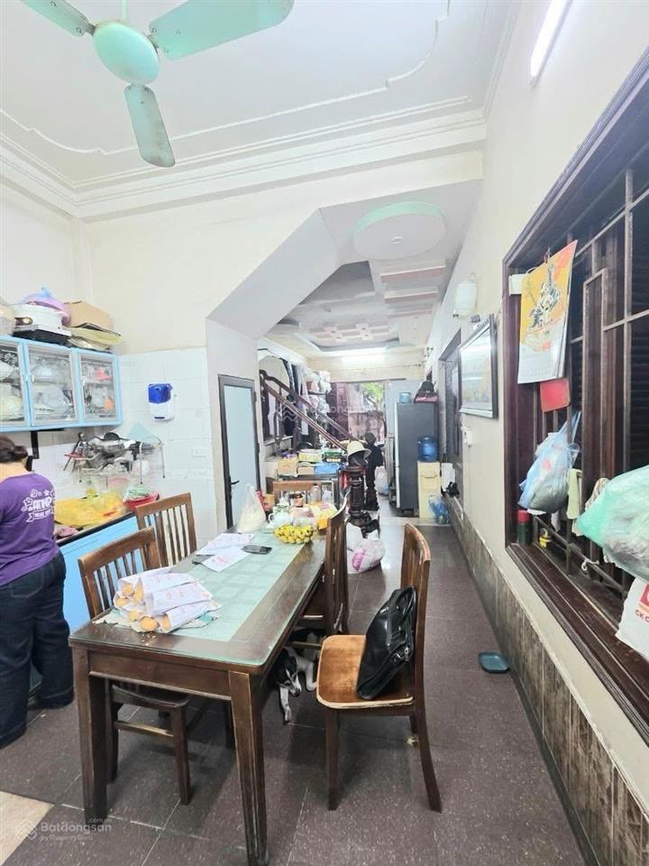 Nhà dân xây  ngõ thông  lô góc 3 mặt thoáng  kinh doanh  gần phố  dt 50 m2  mt 4m2  13 tỷ .