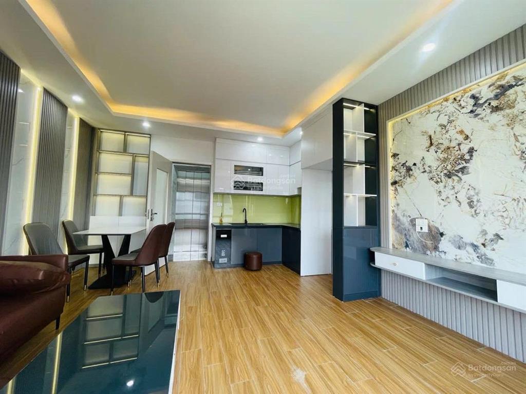 Bán nhà vũ tông phan  kinh doanh  thang máy  1 nhà ra phố 35m2  7 tầng  4.6 m2  12.8 tỷ .