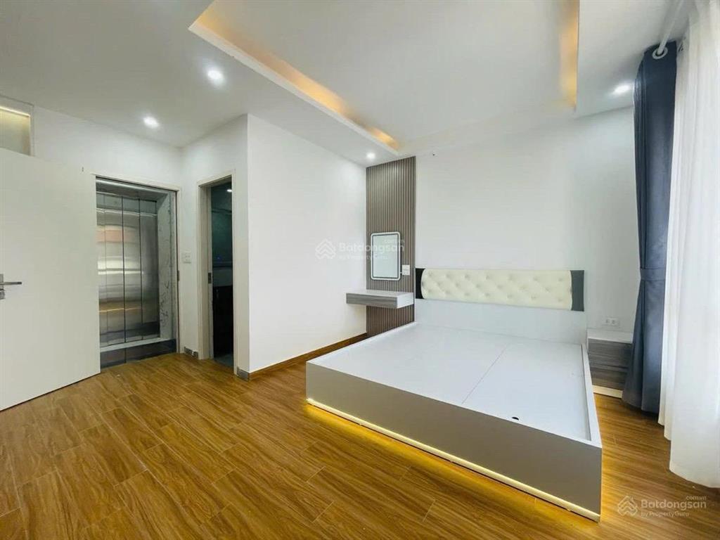 Bán nhà vũ tông phan  kinh doanh  thang máy  1 nhà ra phố 35m2  7 tầng  4.6 m2  12.8 tỷ .