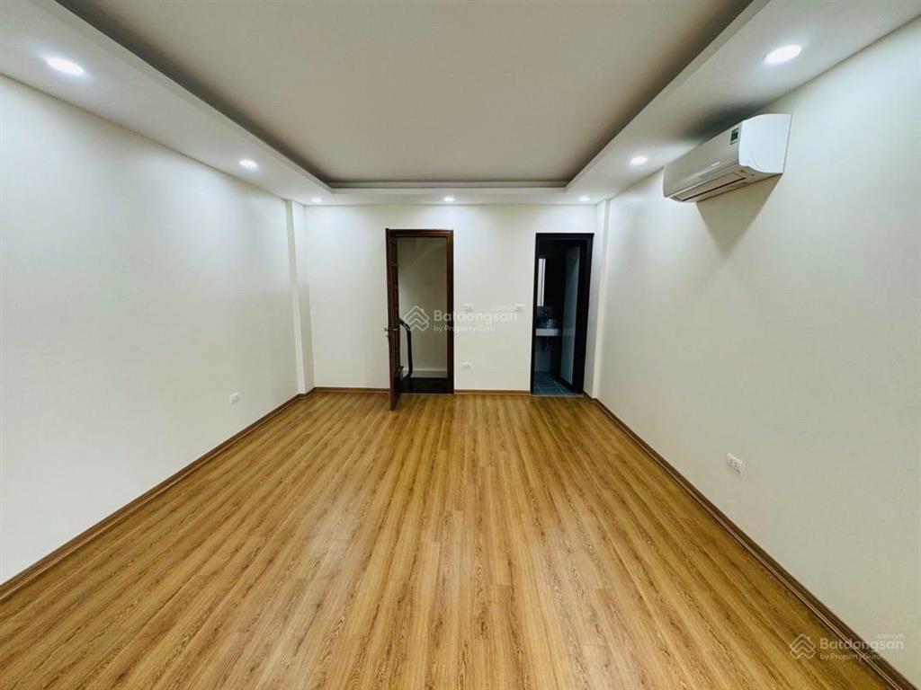 Bán nhà đội cấn  thang máy  3 bước ra phố  3 gác phi  45.5m2 6 tầng 4.5 m mặt tiền 14.6 tỷ