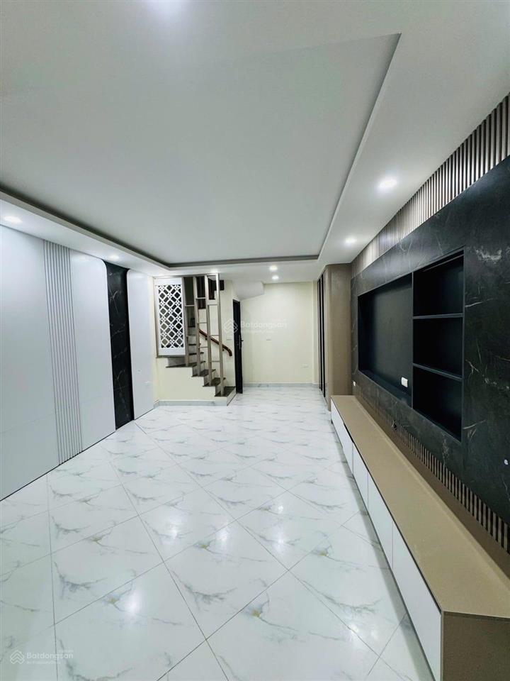 Bán nhà đội cấn  thang máy  3 bước ra phố  3 gác phi  45.5m2 6 tầng 4.5 m mặt tiền 14.6 tỷ
