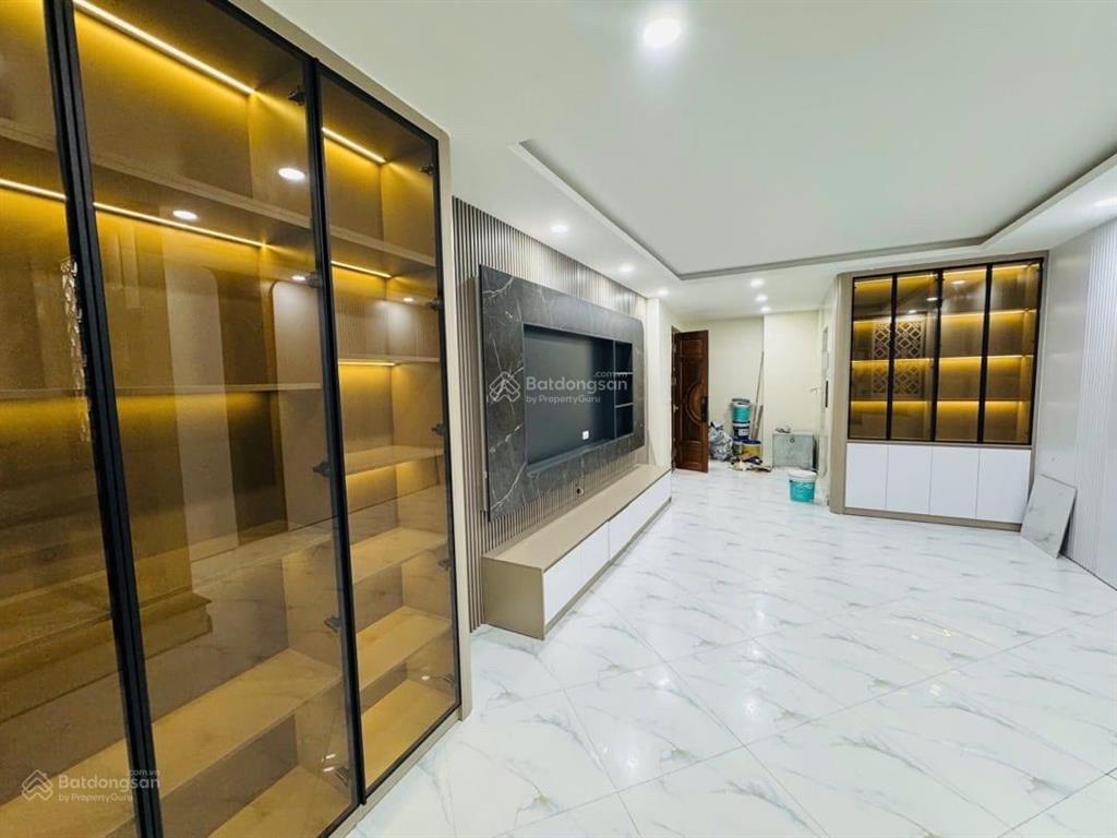 Bán nhà đội cấn  thang máy  3 bước ra phố  3 gác phi  45.5m2 6 tầng 4.5 m mặt tiền 14.6 tỷ