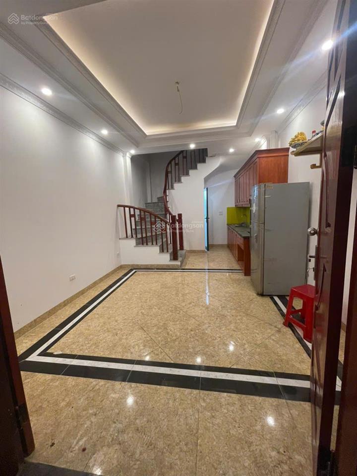 Mình chính chủ cần cho thuê nhà 5 tầng ngõ 103 xuân đỗ cự khối long biên hà nội giá 8 triệu/tháng