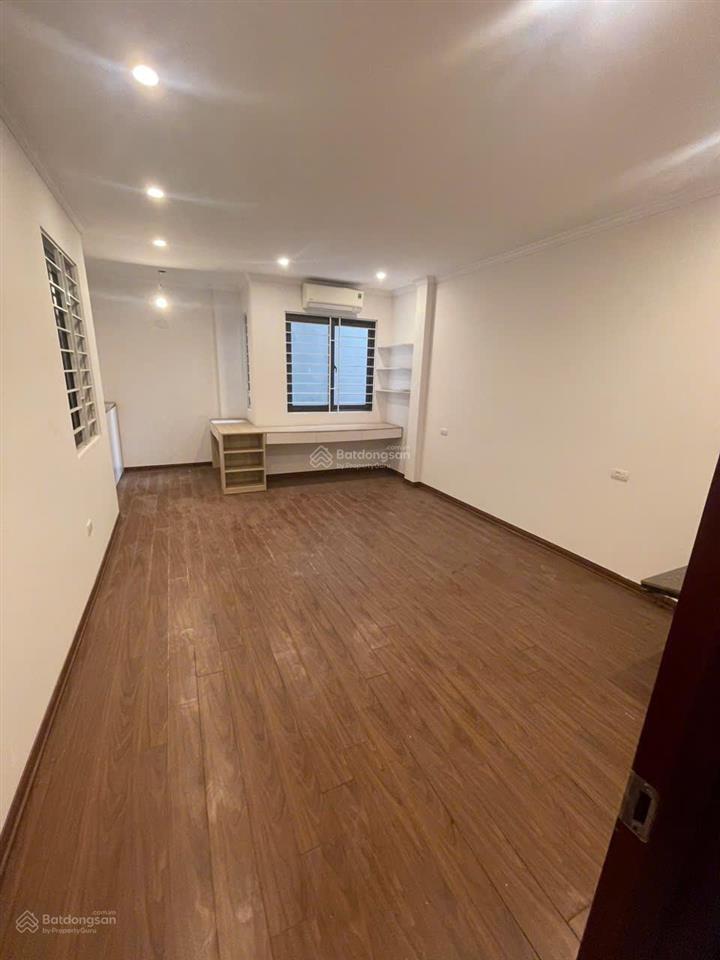 Mình chính chủ cần cho thuê nhà 5 tầng ngõ 103 xuân đỗ cự khối long biên hà nội giá 8 triệu/tháng