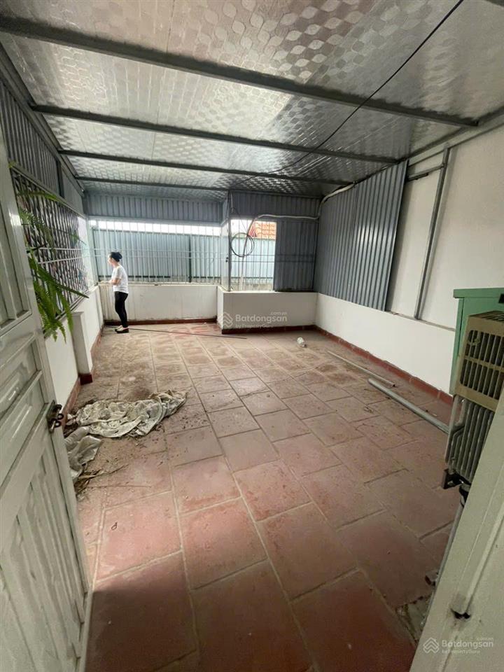 Mình chính chủ cần cho thuê nhà 5 tầng ngõ 103 xuân đỗ cự khối long biên hà nội giá 8 triệu/tháng