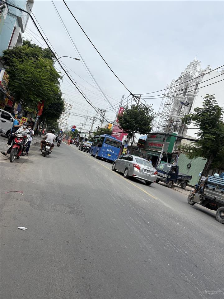 Nhà m.tiền kinh doanh(4*24)dương thị mười
12 kế bên bệnh viện quận, kinh doanh sầm uất sẵn dòg tiền