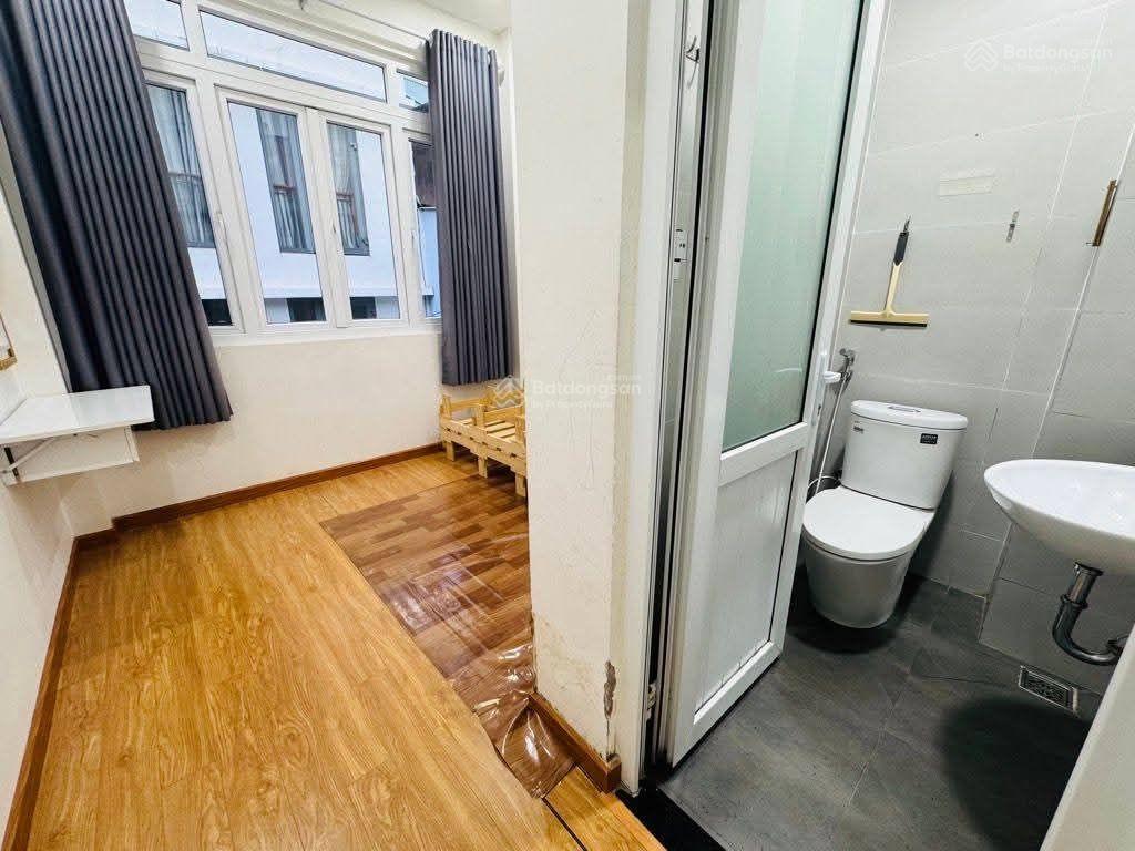 Sát sân bay + vài phút ra cv gia định  3 tầng btct  sổ vuông vức a4  dân trí cao  chỉ 4.x tỷ