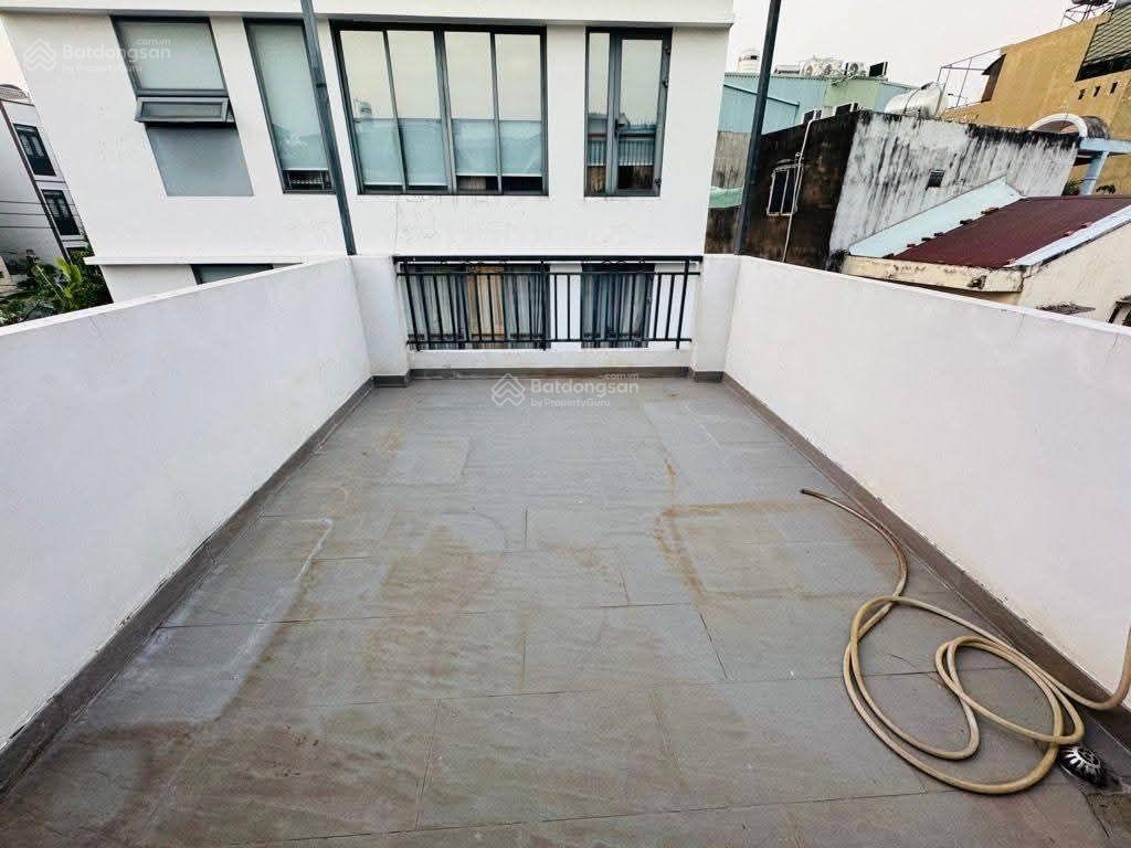 Sát sân bay + vài phút ra cv gia định  3 tầng btct  sổ vuông vức a4  dân trí cao  chỉ 4.x tỷ