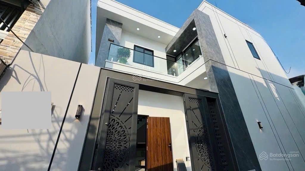 Bán nhà 167 phạm hữu lầu chạm là chốt chủ thiện chí bán 6,4tỷ dt66m2( 11m x 6m)
kc 1 trệt 1 lầ