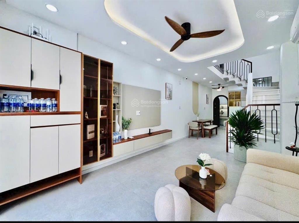 6,68 tỷ  ngay vincome plaza quang trung  50 m2