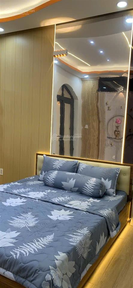 Nhà đẹp giáp tân bình  hẻm xe hơi  3 tầng  5pn