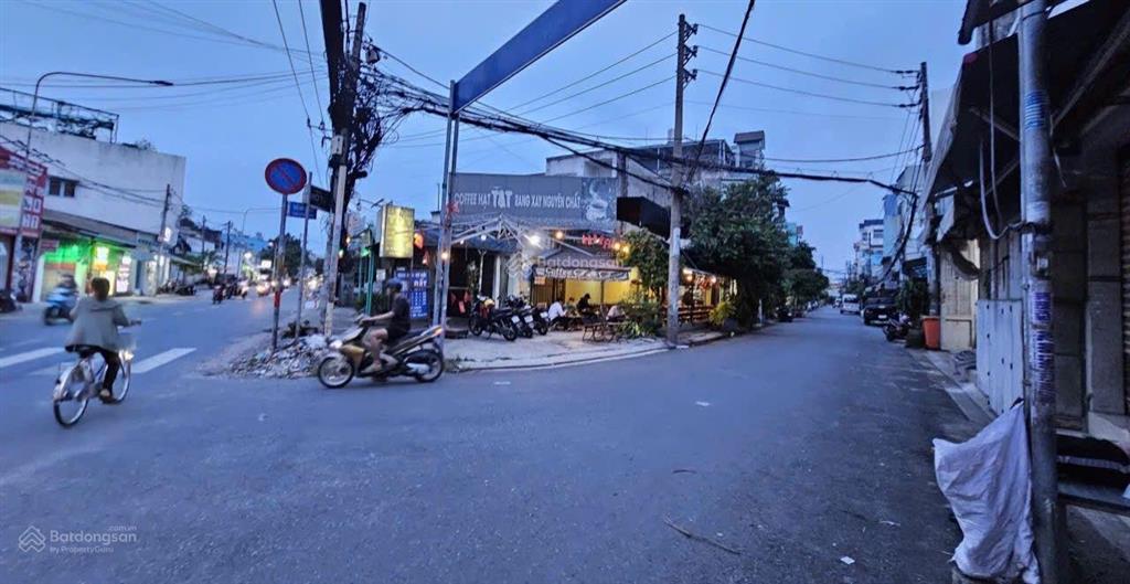 4,8 tỷ sở hữu nhà 69m2, ngang 9m hiếm có tại bình tân, hẻm xe hơi thông nhà đẹp ở ngay
