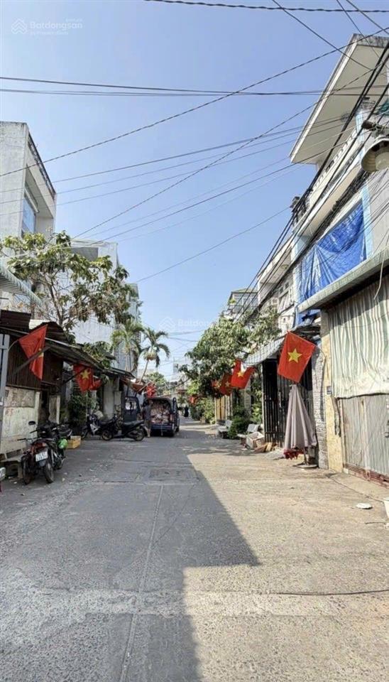 4.95tỷ nhà 3 tầng đúc 4pn đường 8m thông vị trí đẹp quốc lộ 1a, bình tân