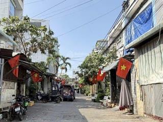 4.95tỷ nhà 3 tầng đúc 4pn đường 8m thông vị trí đẹp quốc lộ 1a, bình tân