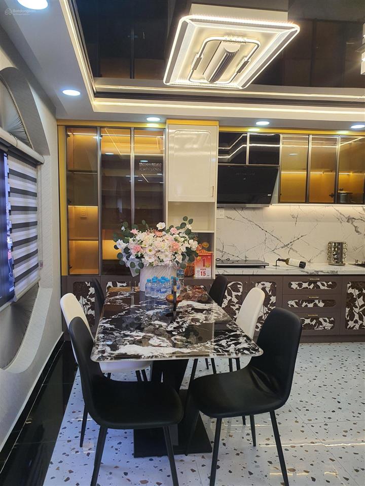 Giảm tổng cộng 1.1 tỷ giá mới chỉ 8.8 tỷ nhà mới 100% full nội thất cao cấp hẻm xe tải