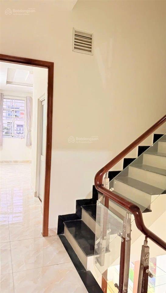 Nhà đẹp nguyễn văn quá 4 tầng 4pn chỉ 15m ra mặt tiền giá 6.3 tỷ