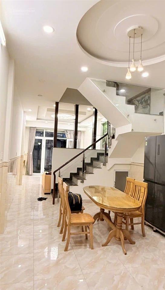 Nhà đẹp nguyễn văn quá 4 tầng 4pn chỉ 15m ra mặt tiền giá 6.3 tỷ