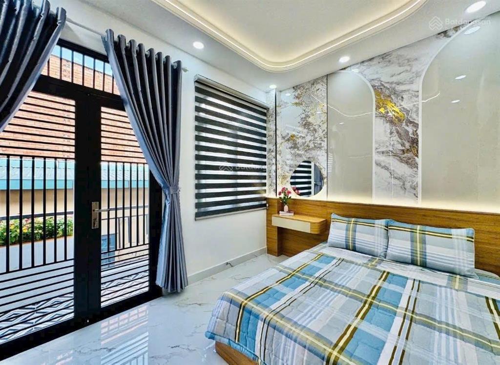 Ngay chợ đêm hạnh thông tây nhà 3 tầng 48m2 chỉ 6.58 tỷ tl