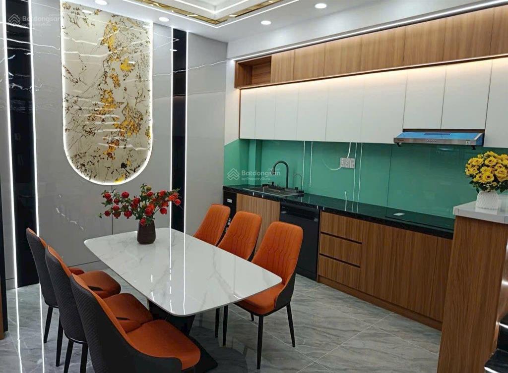 Căn góc 2 mặt tiền 4 tầng full nội thất gara ô tô chỉ 5,990 tỷ
