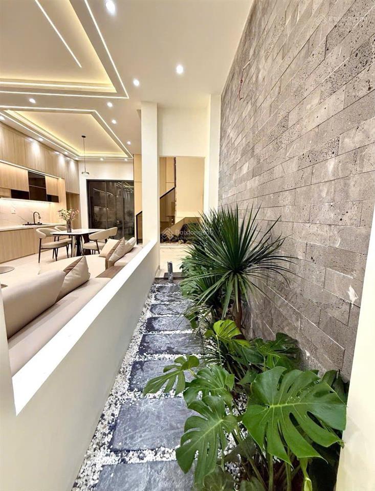 Nhà đẹp 5 tầng chỉ cách mặt tiền gò xoài 20m 79m ngang 6m giá chỉ 7.2 tỷ