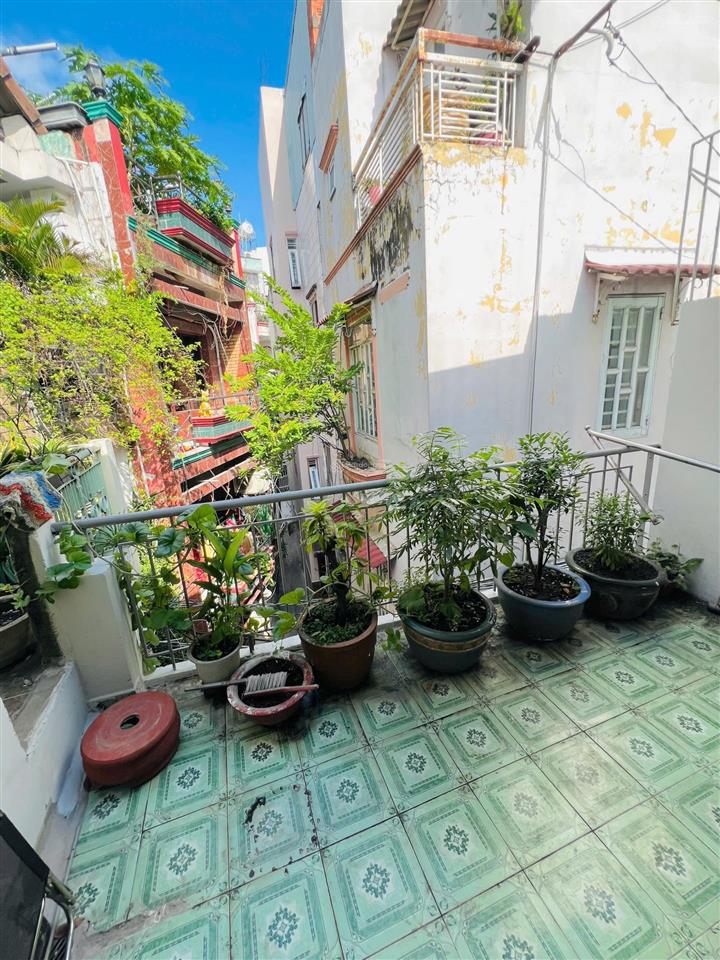 Ngay chợ tân bình nhà 3 tầng đang có dòng tiền chỉ 4.69 tỷ