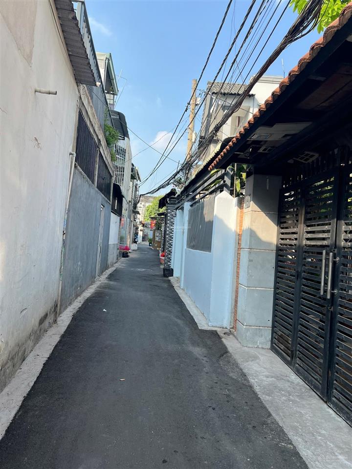 Bán gấp nhà linh tây, thủ đức, sát phạm văn đồng, 80m2 vuông vức giá siêu hời 5,25 tỷ