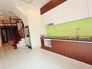 Hiếm lõi đống đa dt 35m 4 tầng mt 3.5m giâ 7.9 tỷ. ngõ thông full nội thất giá tốt chủ thiện chí