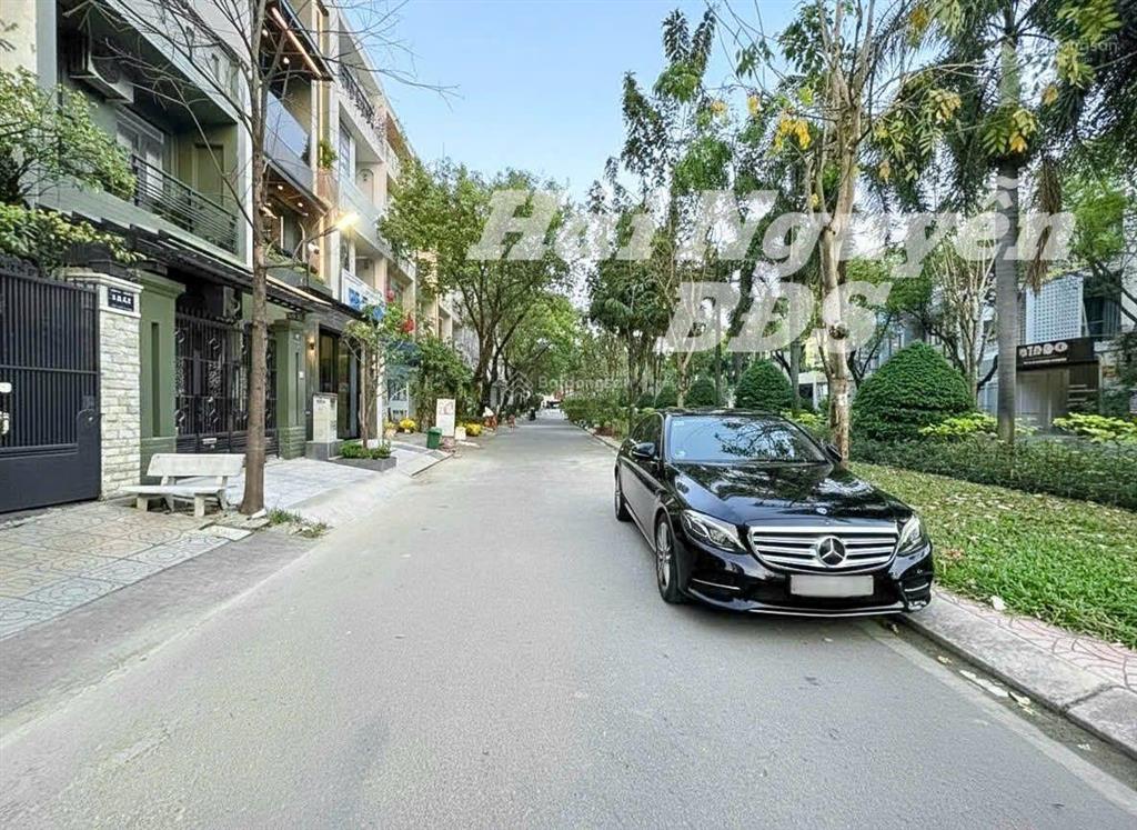Siêu phẩm 4 tầng có thang máy, mặt tiền đường số view công viên cạnh lotte q7