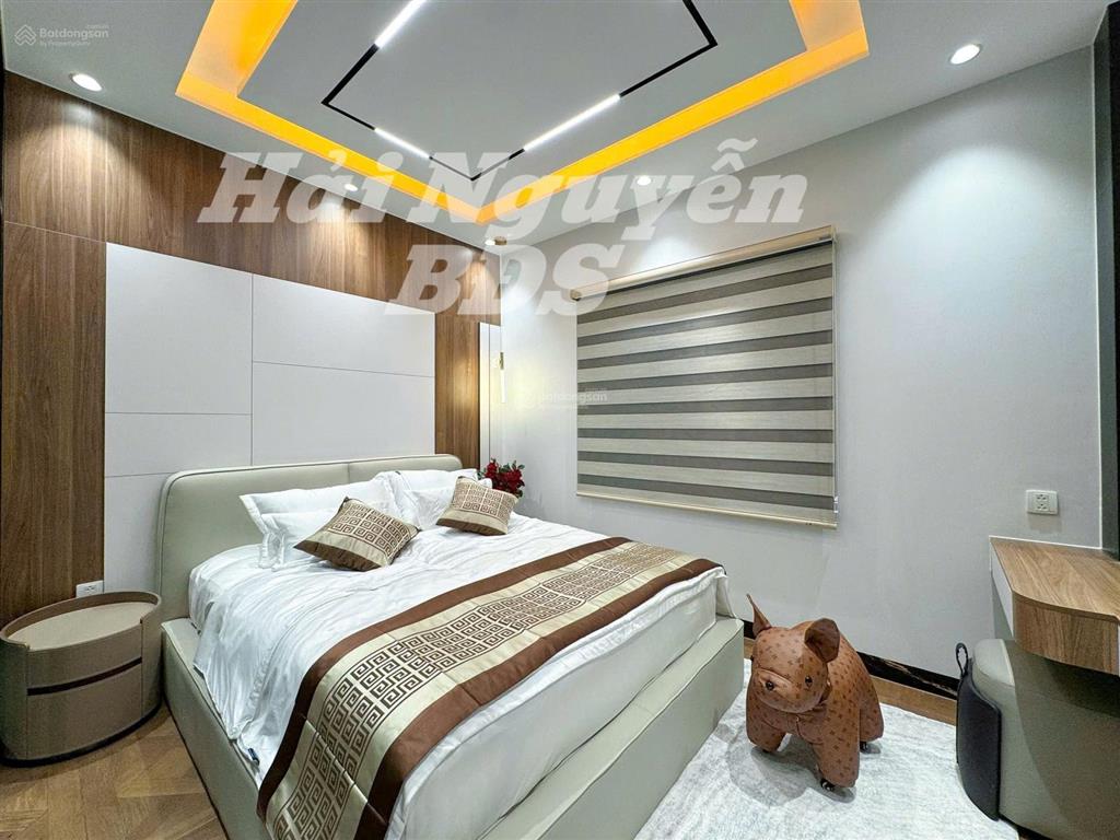 Siêu phẩm 4 tầng có thang máy, mặt tiền đường số view công viên cạnh lotte q7