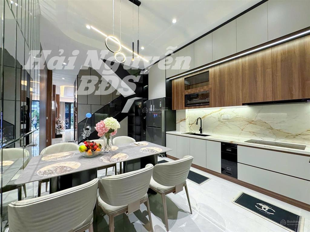 Siêu phẩm 4 tầng có thang máy, mặt tiền đường số view công viên cạnh lotte q7
