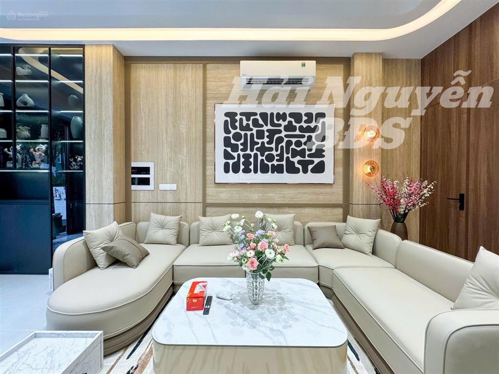 Siêu phẩm 4 tầng có thang máy, mặt tiền đường số view công viên cạnh lotte q7