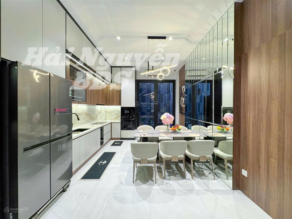 Siêu phẩm 4 tầng có thang máy, mặt tiền đường số view công viên cạnh lotte q7