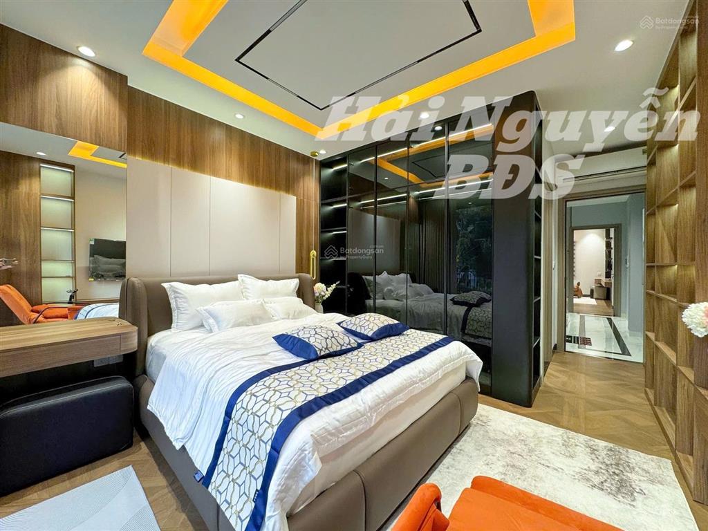 Siêu phẩm 4 tầng có thang máy, mặt tiền đường số view công viên cạnh lotte q7
