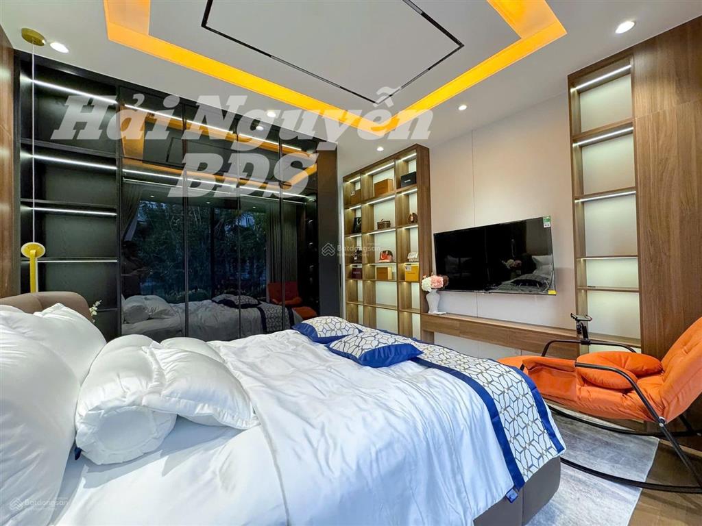 Siêu phẩm 4 tầng có thang máy, mặt tiền đường số view công viên cạnh lotte q7