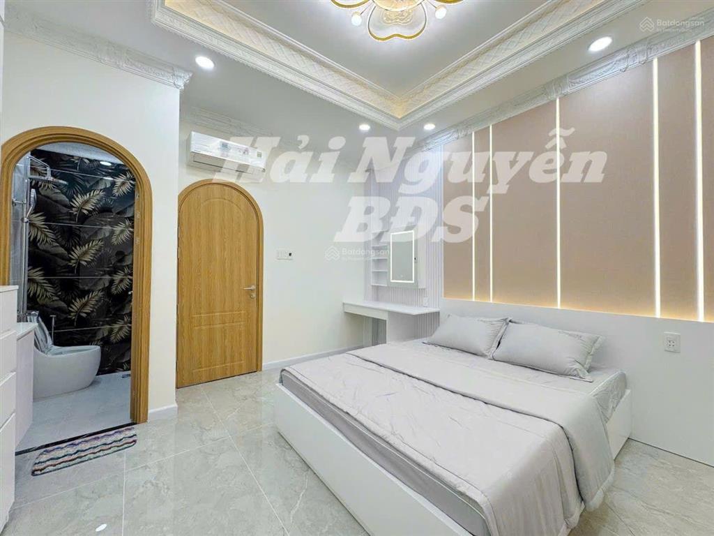 Siêu phẩm 4 tầng mặt tiền đường 8m khu dân cư cao cấp  gần q7