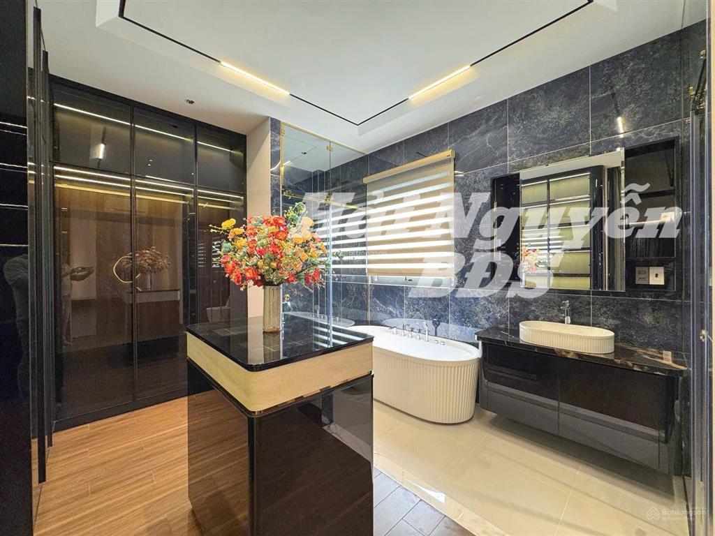 Siêu phẩm nhà phố ngang 5.4m có thang máy kdc cao cấp nhà cao tầng đồng bộ