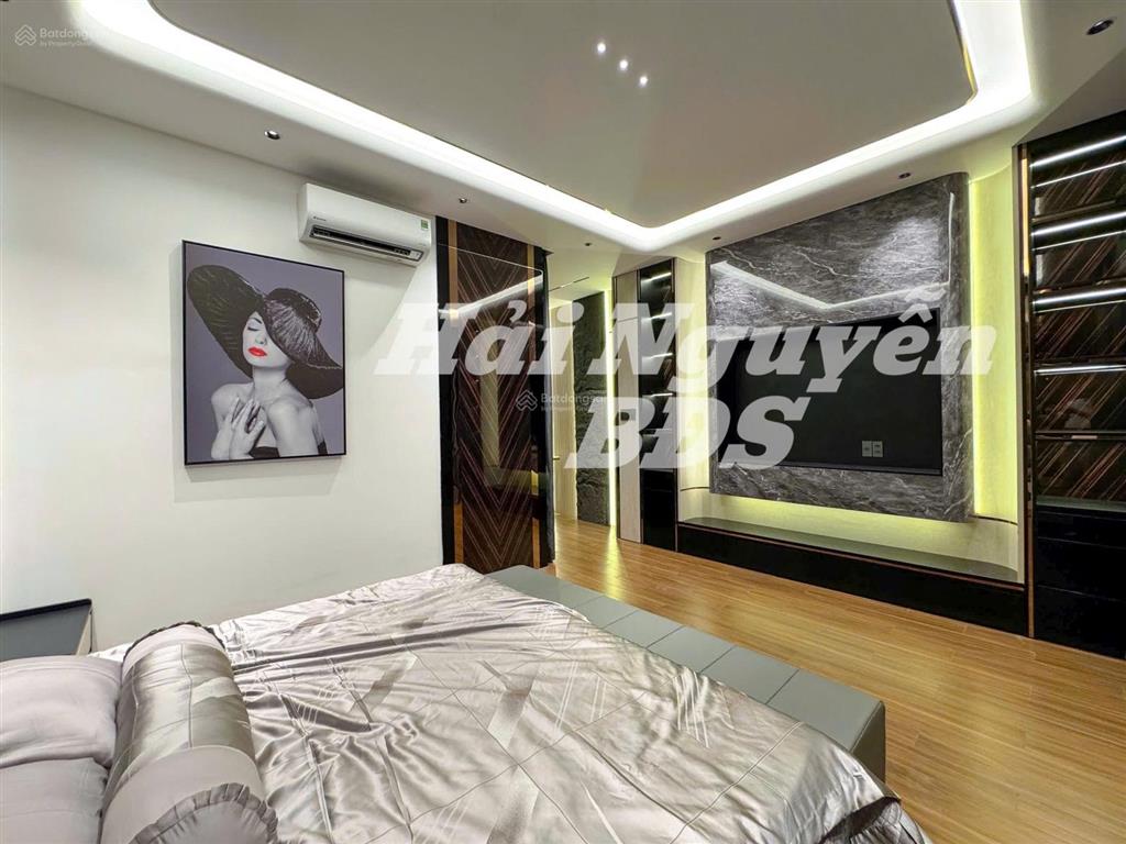 Siêu phẩm nhà phố ngang 5.4m có thang máy kdc cao cấp nhà cao tầng đồng bộ