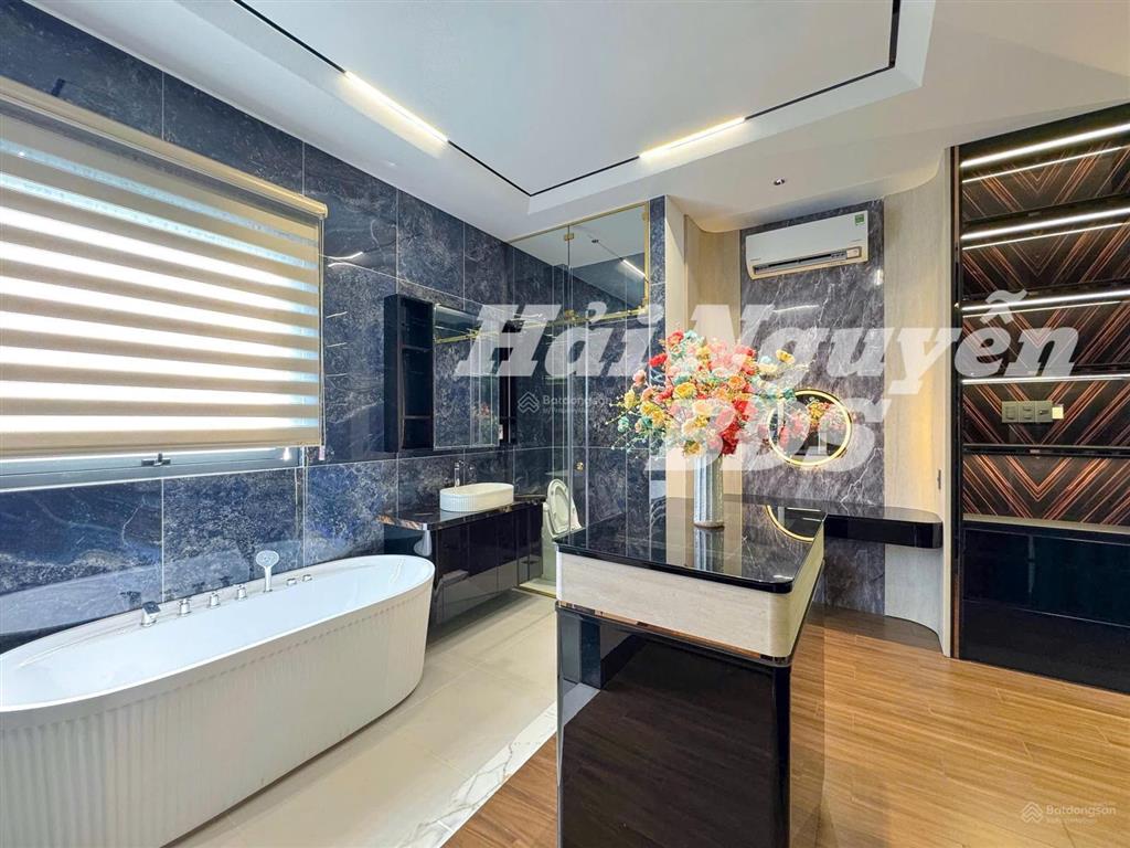 Siêu phẩm nhà phố ngang 5.4m có thang máy kdc cao cấp nhà cao tầng đồng bộ